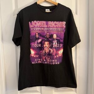 NWOT Lionel Richie Earth Wind & Fire Sing a Song All Night Long Tour 2023 Shirt
